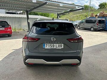 Nissan Qashqai DIG-T 116kW (158CV) mHEV 4x2 Tekna+ Katana Grey con Techo Midnight Black (metalizado)