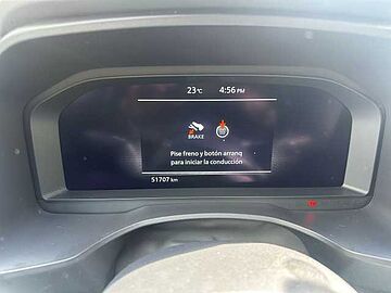 Nissan Qashqai DIG-T 116kW (158CV) mHEV 4x2 Tekna+ Katana Grey con Techo Midnight Black (metalizado)
