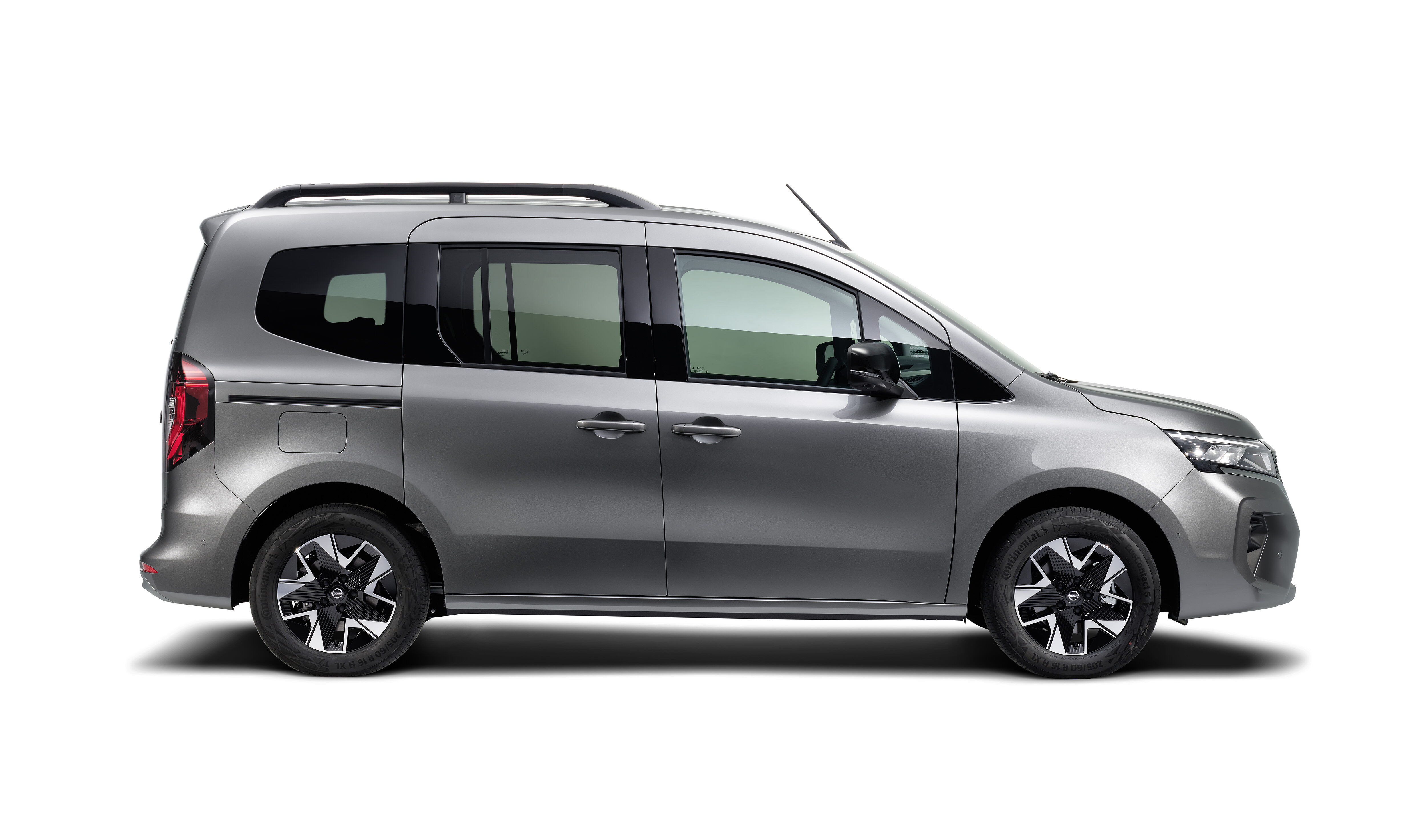 NISSAN TOWSTAR COMBI, UN CAMINO HACIA NUEVAS AVENTURAS